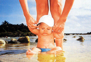 Proteggi il tuo bambino dalle scottature solari